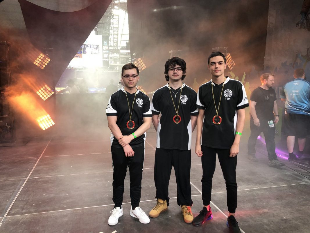 Sentinels And Nrg Become 19 Twitchcon San Diego Apex Legends Champions Apex Legends